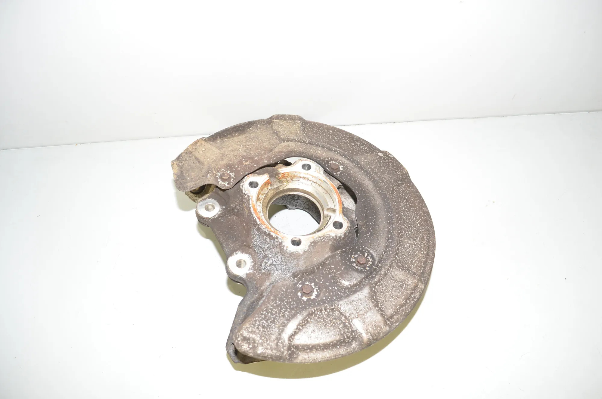 Rear Right Wheel Hub – OEM 6861138 · BMW 5 Touring (G31) (2017 - -) 520 d 2019