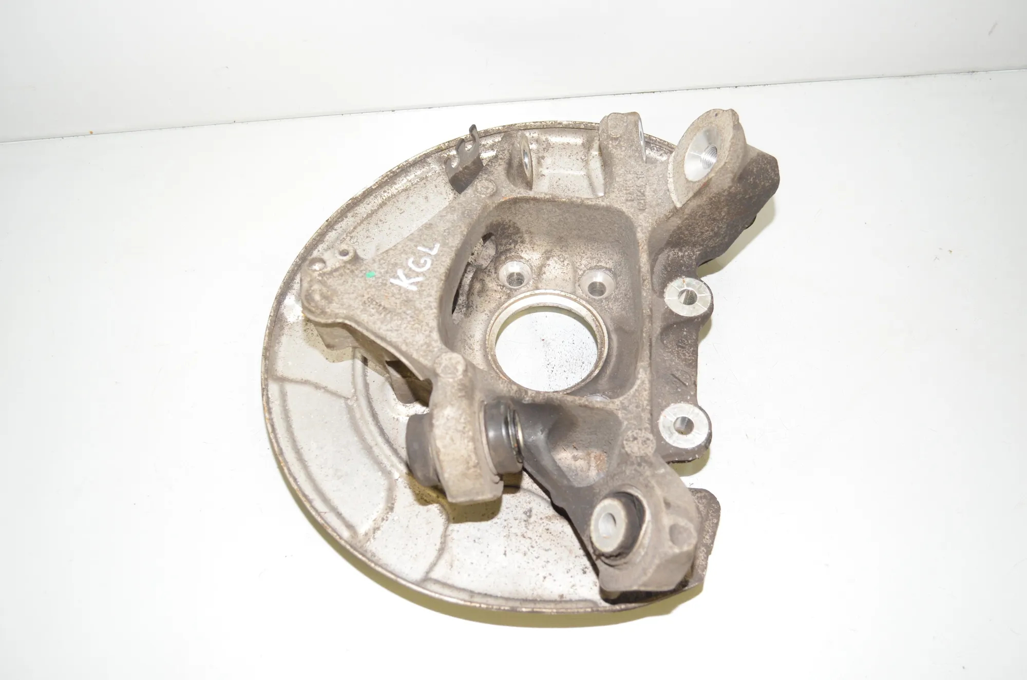 Rear Left Wheel Hub Spindle – OEM 6861137 · BMW 5 Touring (G31) (2017 - -) 520 d 2019 – 3