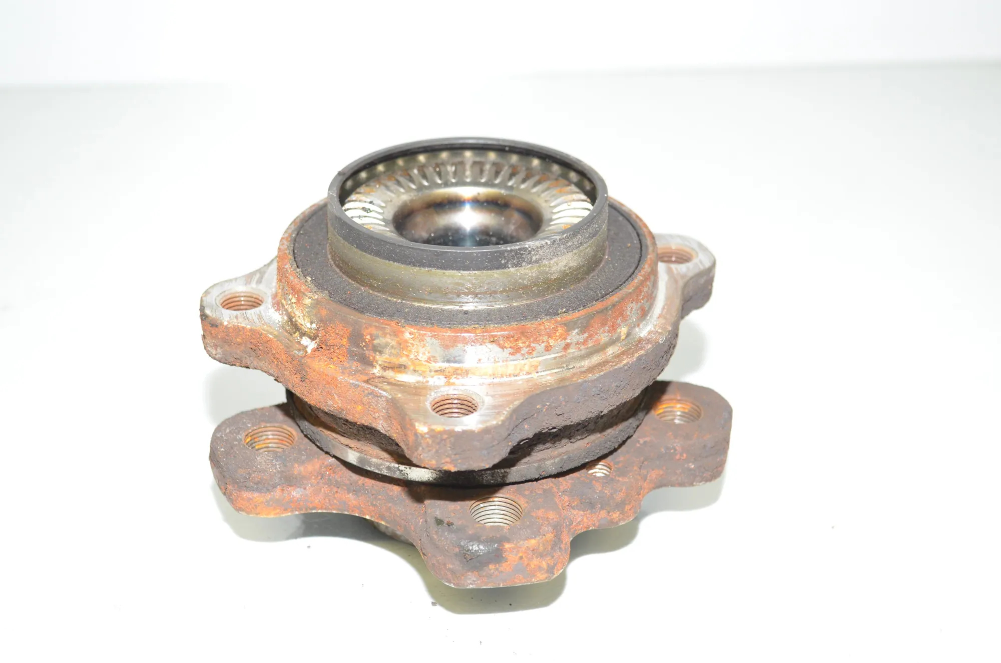 Rear Left Wheel Bearing – OEM 6899175 · BMW 5 Touring (G31) (2017 - -) 520 d 2019 – 4