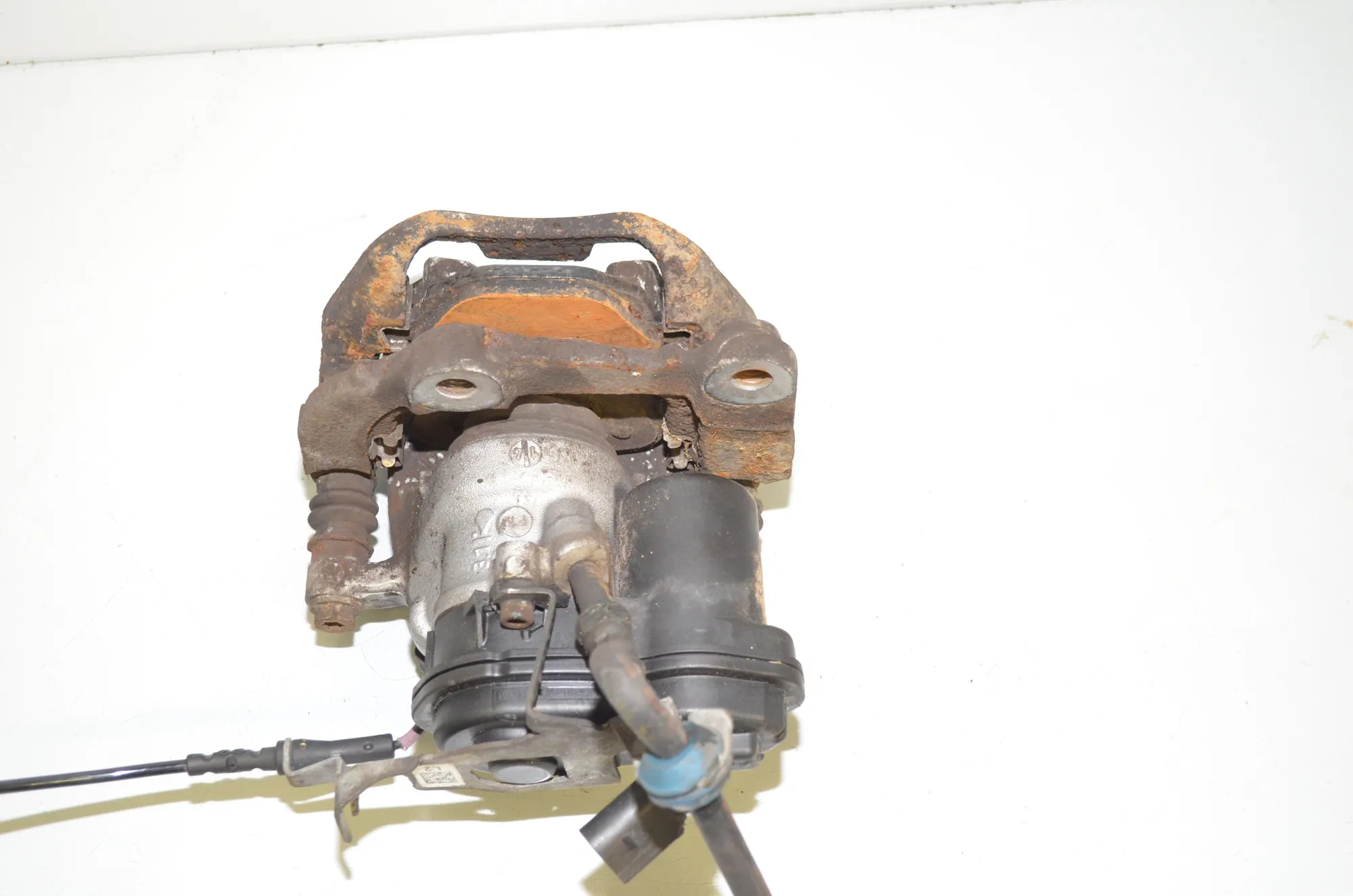 Rear Right Brake Caliper – OEM 6870576 · BMW 5 Touring (G31) (2017 - -) 520 d 2019 – 4