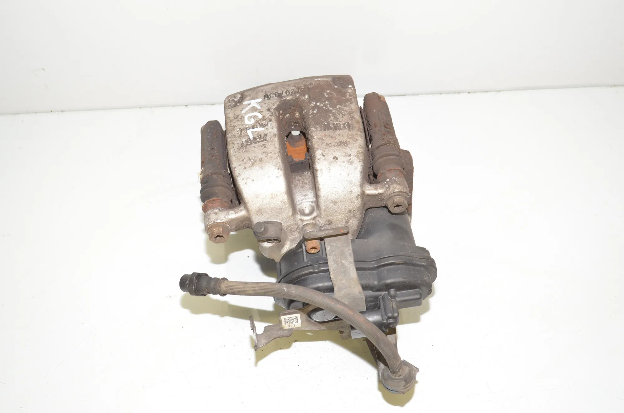 Rear Left Brake Caliper – OEM 6870575 · BMW 5 Touring (G31) (2017 - -) 520 d 2019 – 2
