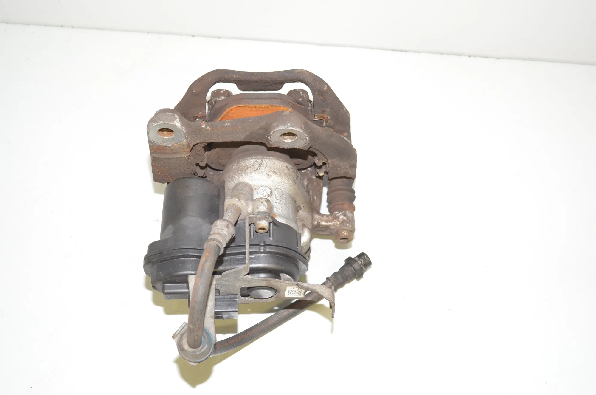 Rear Left Brake Caliper – OEM 6870575 · BMW 5 Touring (G31) (2017 - -) 520 d 2019 – 4