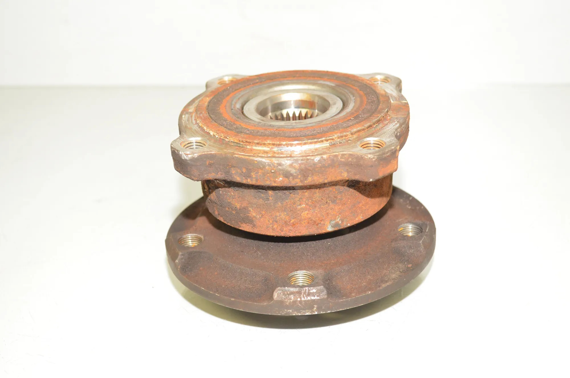 Rear Right Wheel Bearing – OEM 6867811 · BMW X6 (F16, F86) M 50 d 2016 – 4