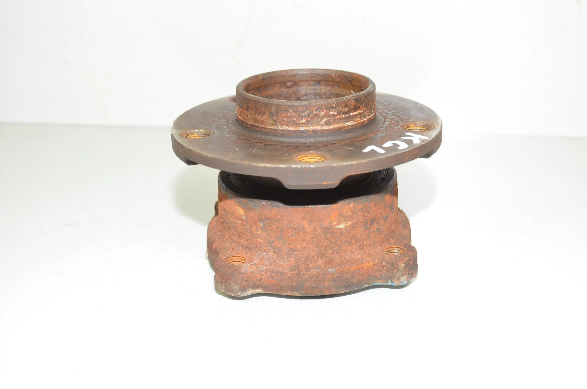 Rear Left Wheel Bearing – OEM 6867811 · BMW X6 (F16, F86) M 50 d 2016 – 2