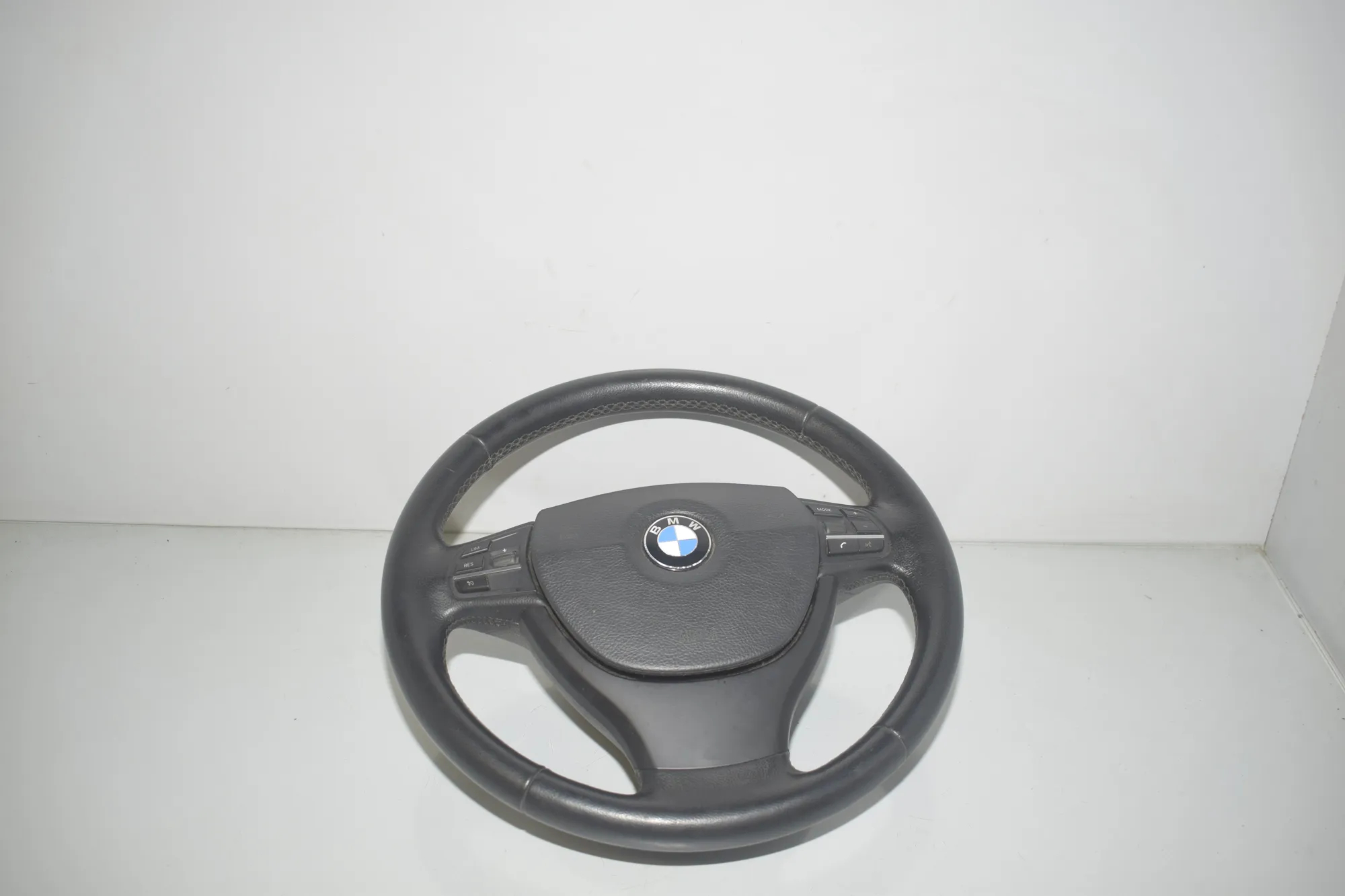 Steering Wheel – OEM 5983990 · BMW 5 Touring (F11) 525 d 2010 – 2