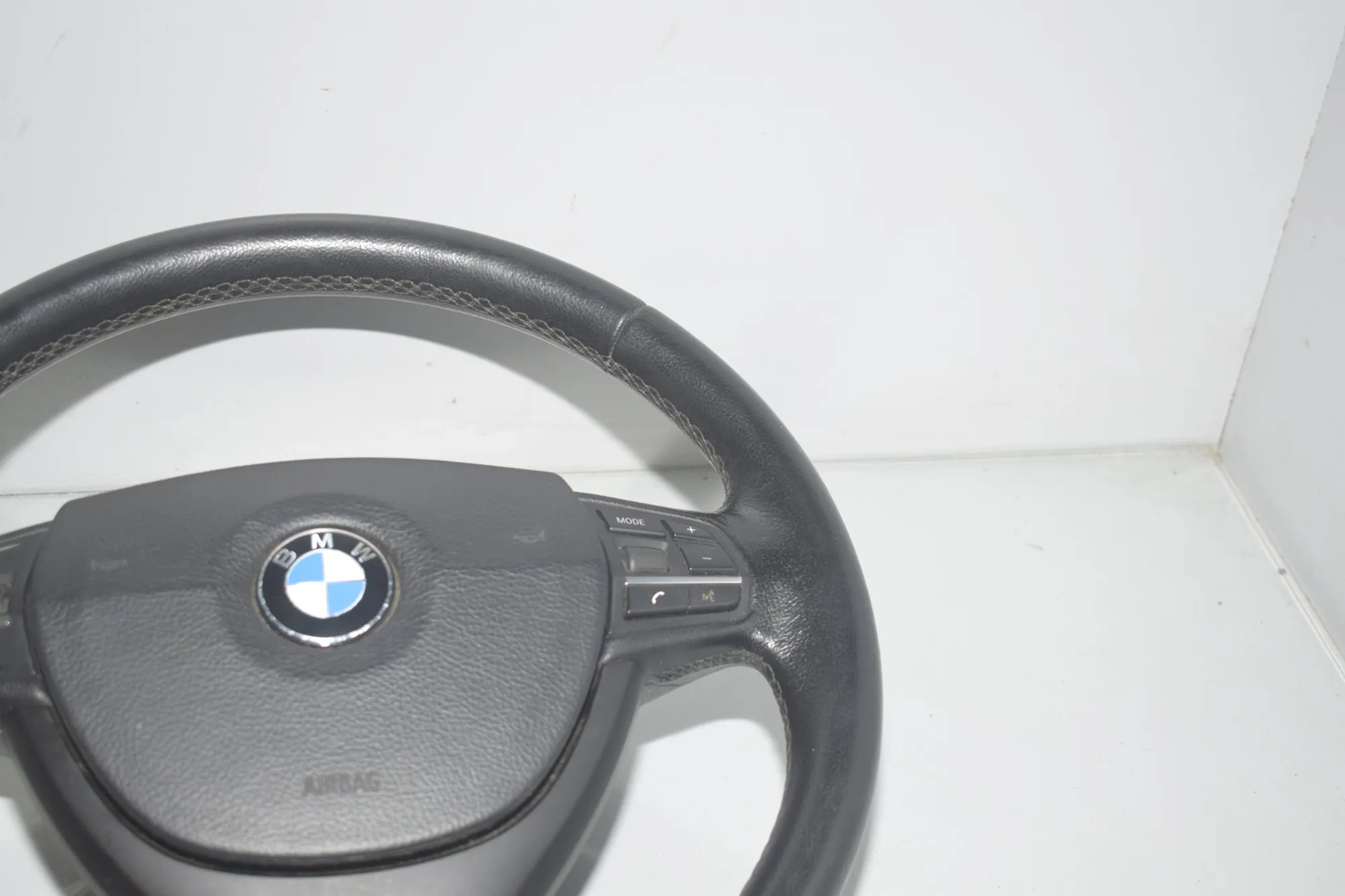 Steering Wheel – OEM 5983990 · BMW 5 Touring (F11) 525 d 2010 – 3