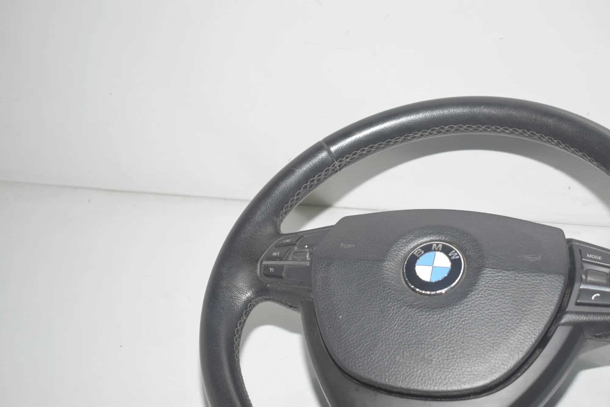Steering Wheel – OEM 5983990 · BMW 5 Touring (F11) 525 d 2010 – 4