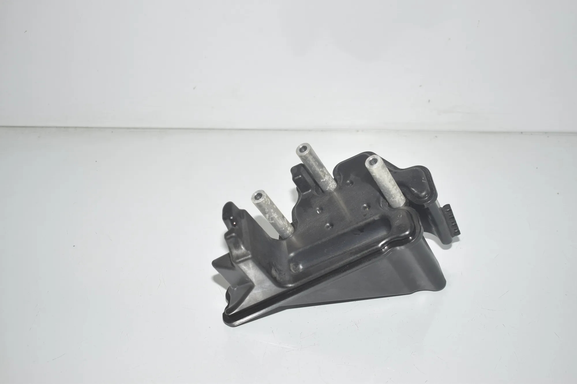 Vacuum Tank – OEM 8512680 · BMW X6 (F16, F86) M 50 d 2016
