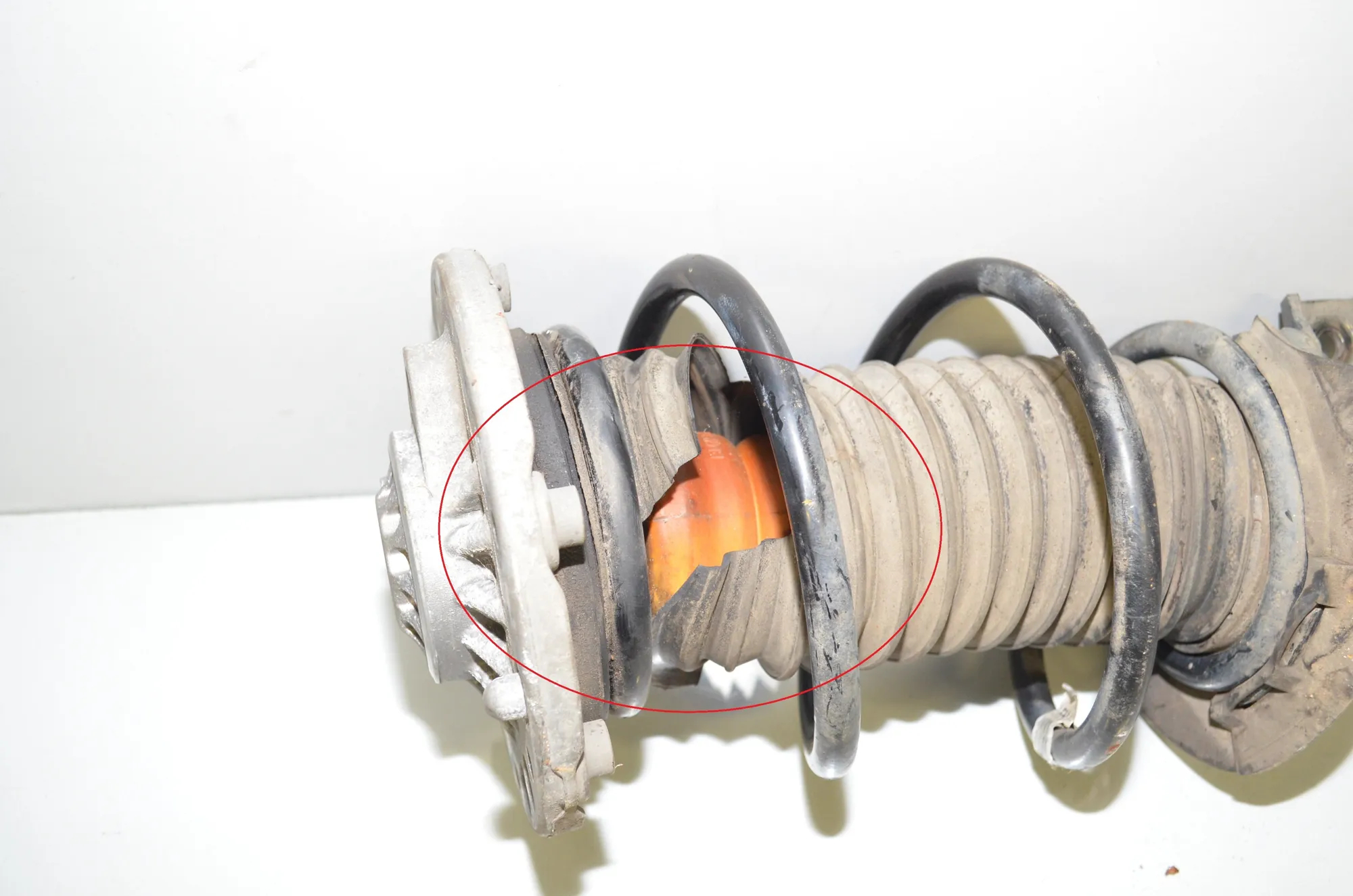 Front Left Shock Absorber – OEM 6883327 · BMW 4 Gran Coupe (F36) 430 d 2017 – 5