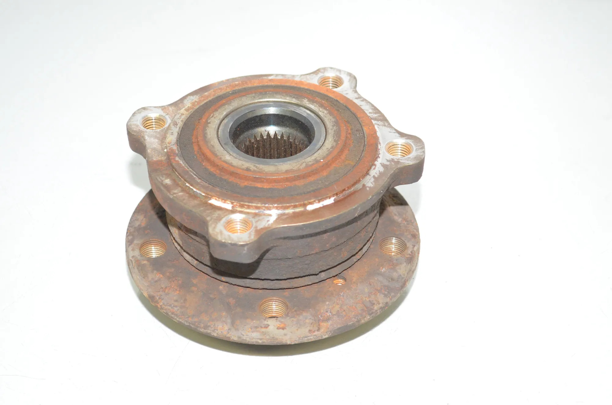 Front Left Wheel Bearing – OEM 6882263 · BMW X6 (F16, F86) M 50 d 2016 – 4