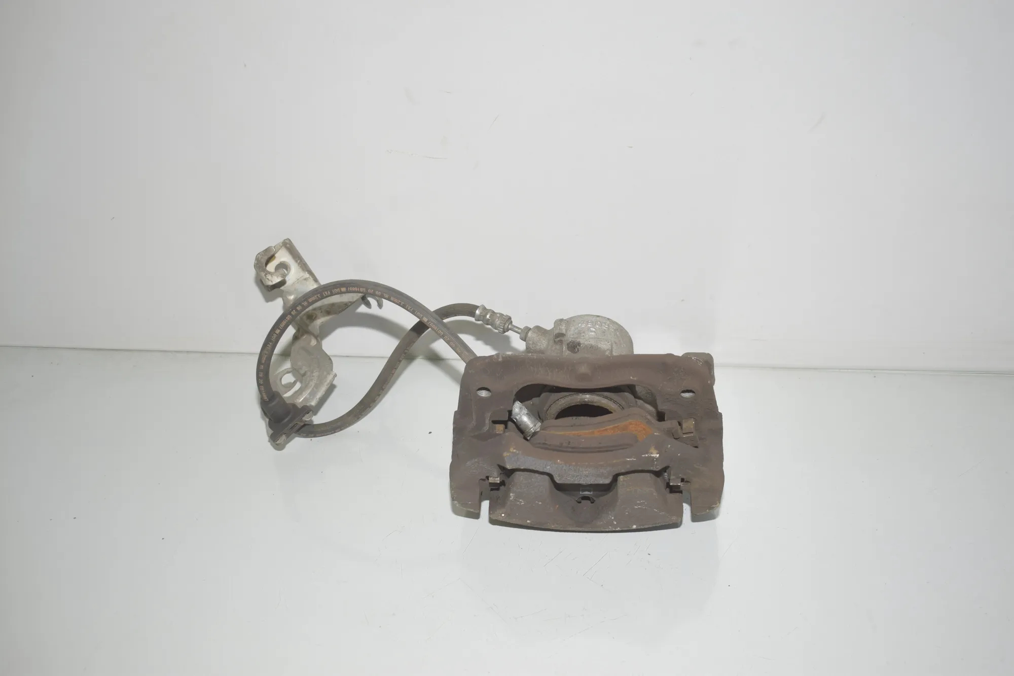 Front Right Brake Caliper – OEM 6860265 · BMW 3 Touring (G21) (2019 - -) 320 d 2020 – 4