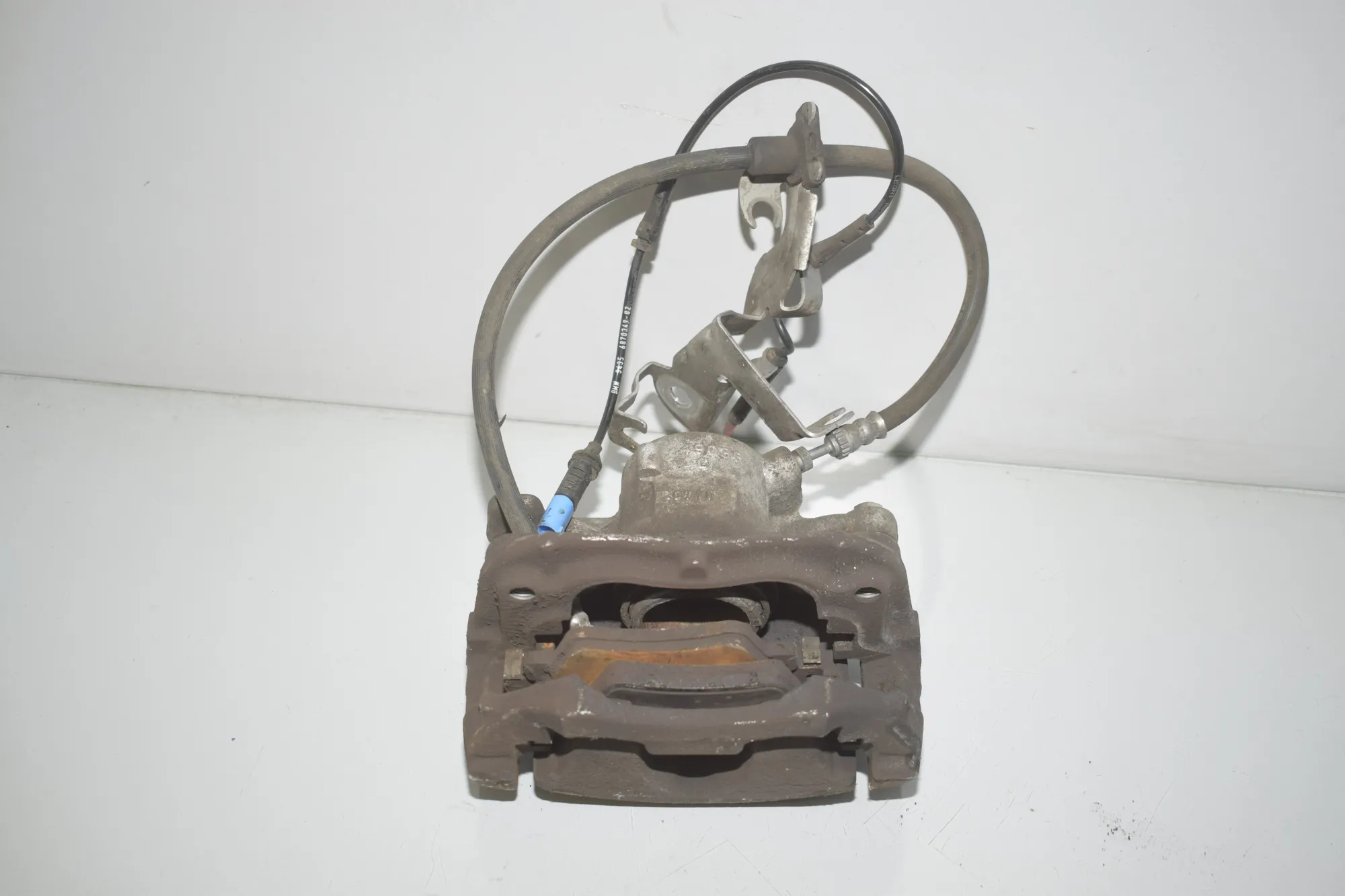 Front Left Brake Caliper – OEM 6869108 · BMW 3 Touring (G21) (2019 - -) 320 d 2020 – 4