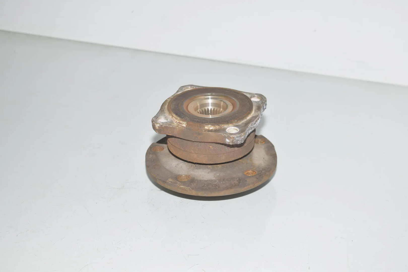 Rear Left Wheel Bearing – OEM 6867806 · BMW 5 Touring (F11) 530 d 2013 – 4