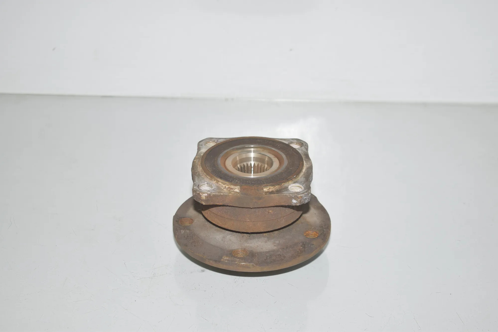 Rear Left Wheel Bearing – OEM 6867806 · BMW 5 Touring (F11) 530 d 2013 – 3