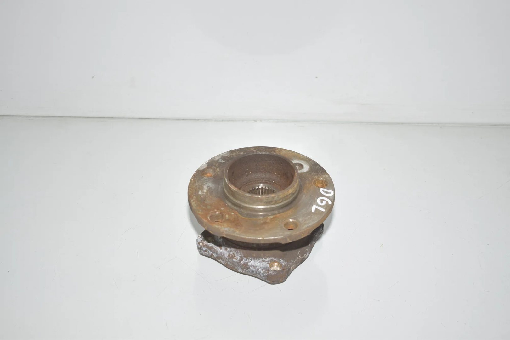 Rear Right Wheel Bearing – OEM 6867806 · BMW 5 Touring (F11) 530 d 2013