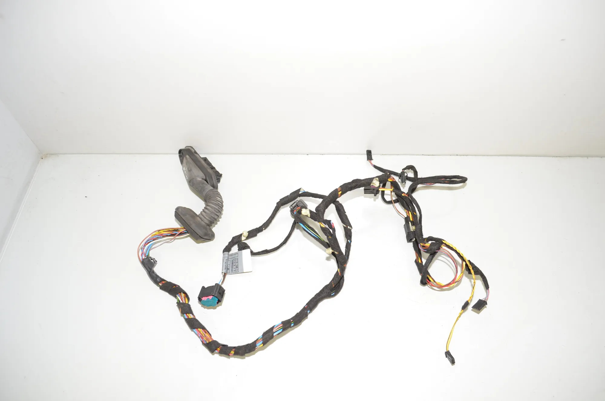 Rear Right Door Wiring – OEM 6913730 · BMW X5 (E53) BMW X5 (E53) 3.0 i 2002 – 4