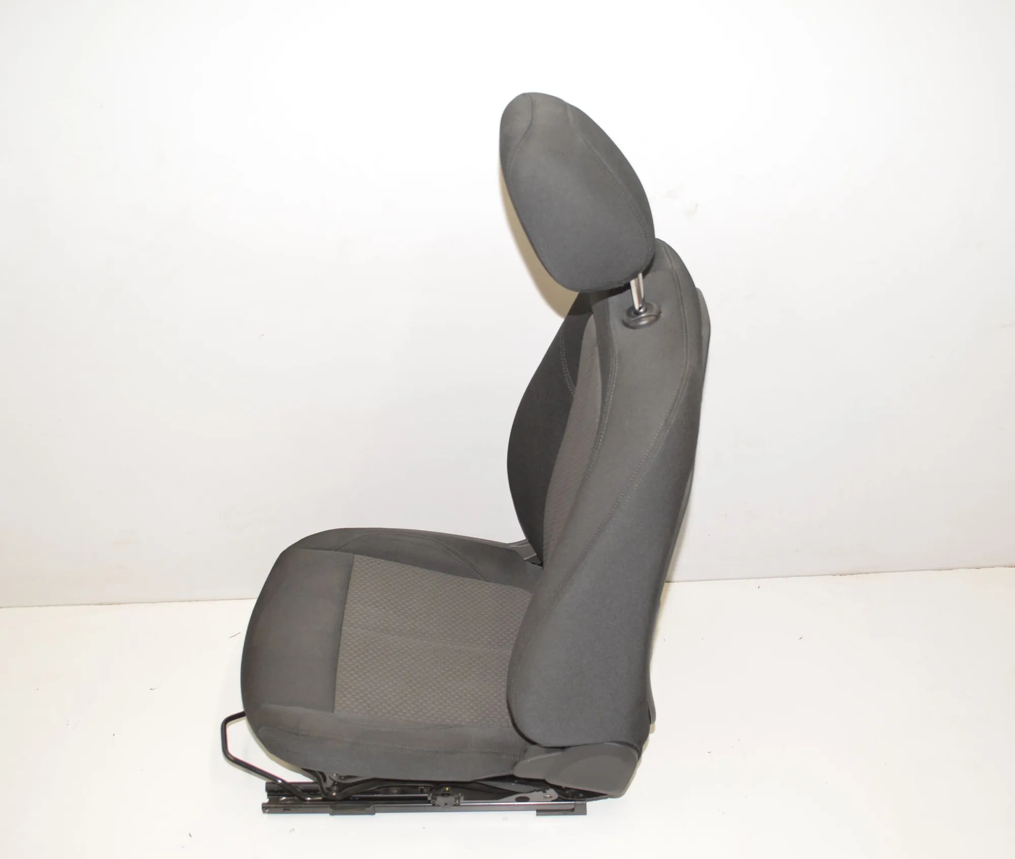 Front Right Seat · BMW 1 (F40) BMW 1 (F40) (F40) 120 d 2023 – 2
