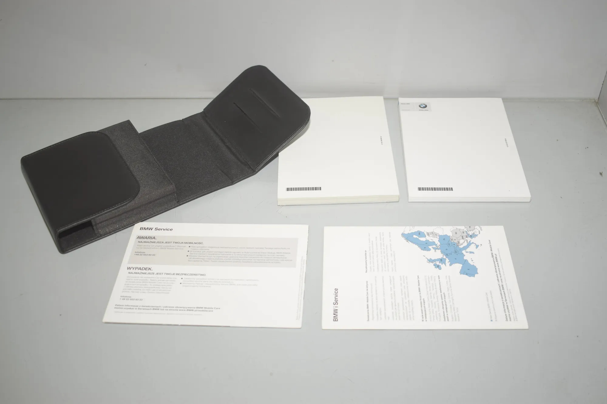 Manual Service Book – OEM 2966981 · BMW i8 (I12) BMW i8 (I12) hybrid 2024 – 4