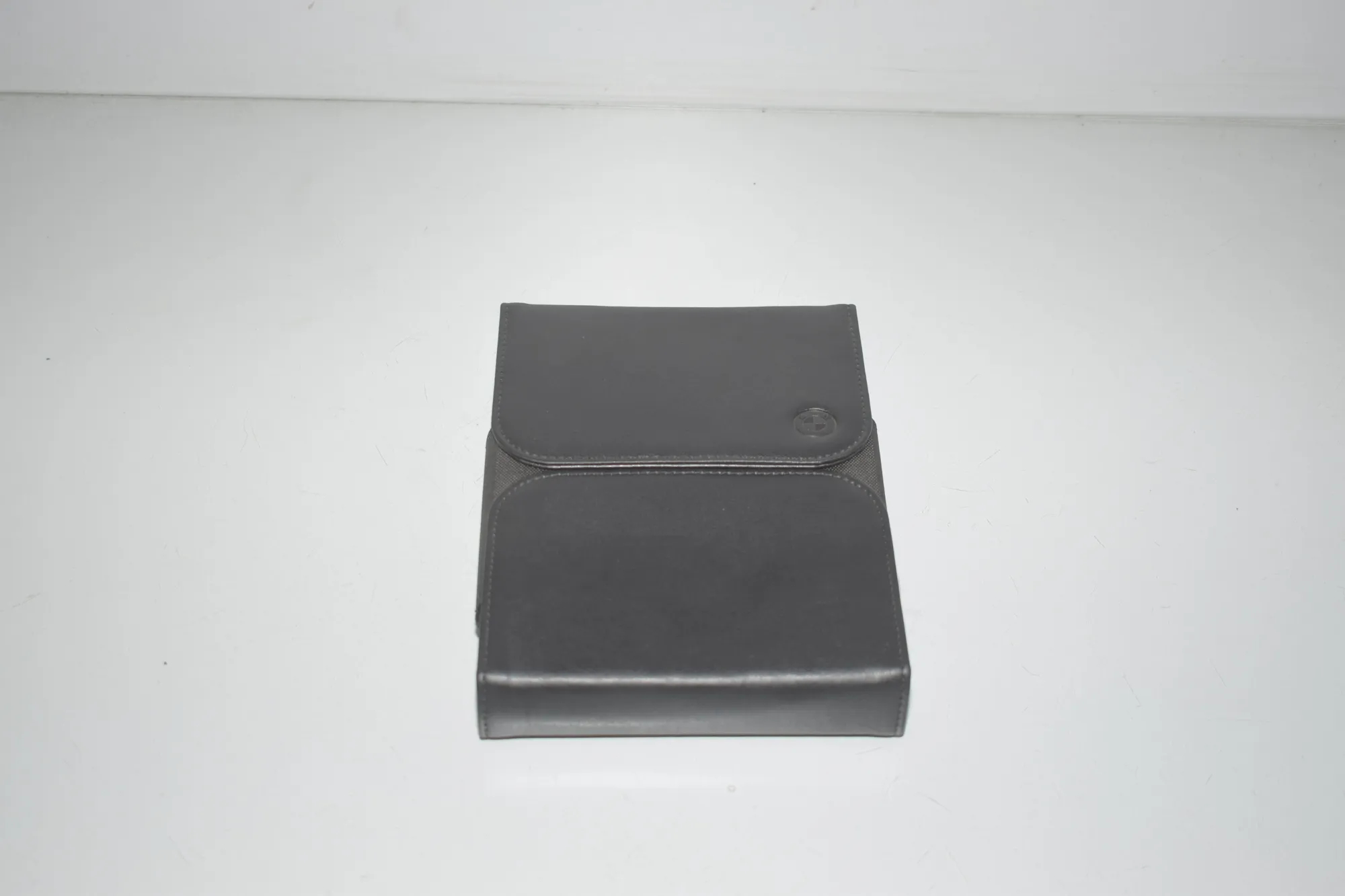 Manual Service Book – OEM 2966981 · BMW i8 (I12) BMW i8 (I12) hybrid 2024