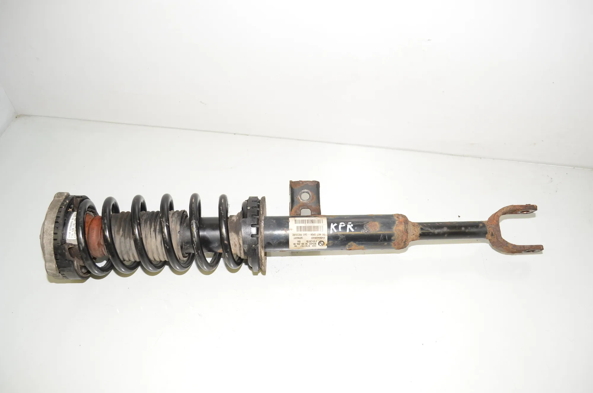 Front Left Shock Absorber – OEM 6797767 · BMW 5 Touring (F11) 525 d 2010
