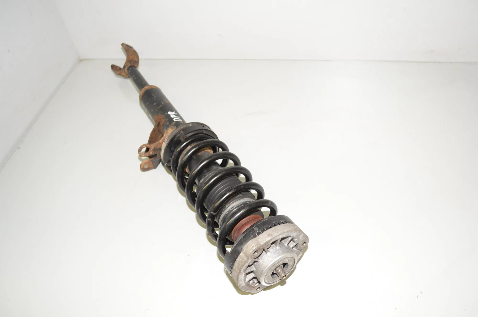 Front Right Shock Absorber – OEM 6797768 · BMW 5 Touring (F11) 525 d 2010 – 3