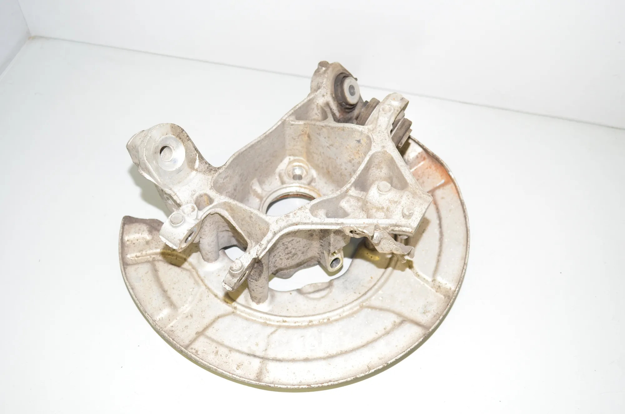 Rear Left Wheel Hub Spindle – OEM 6876651 · BMW X5 (G05) (2018 - -) xDrive M 50 d 2019 – 4