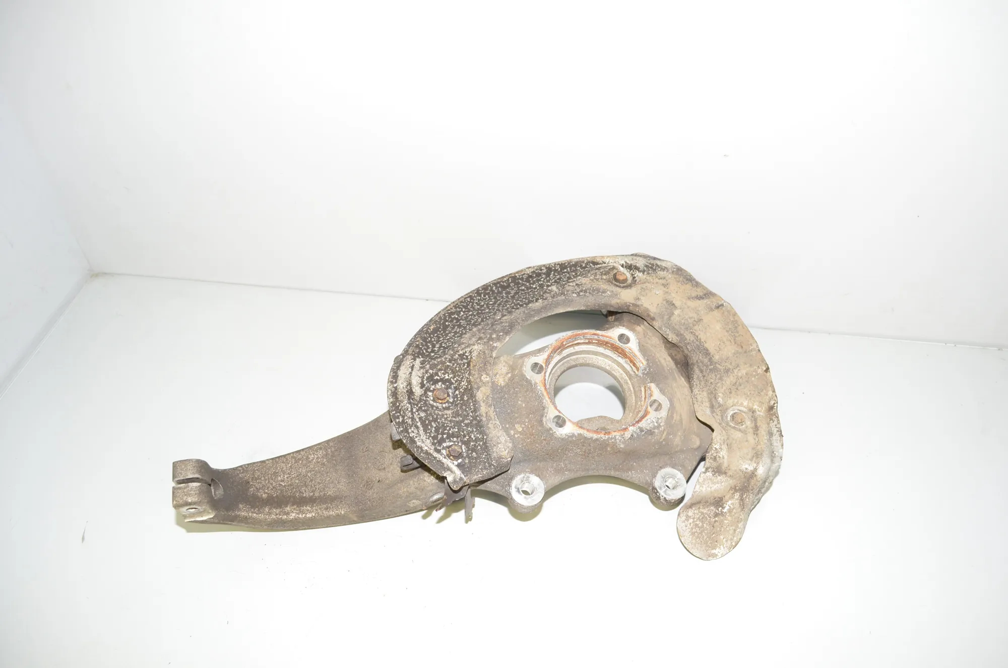Front Right Wheel Hub – OEM 6884382 · BMW 5 Touring (G31) (2017 - -) 520 d 2019 – 2