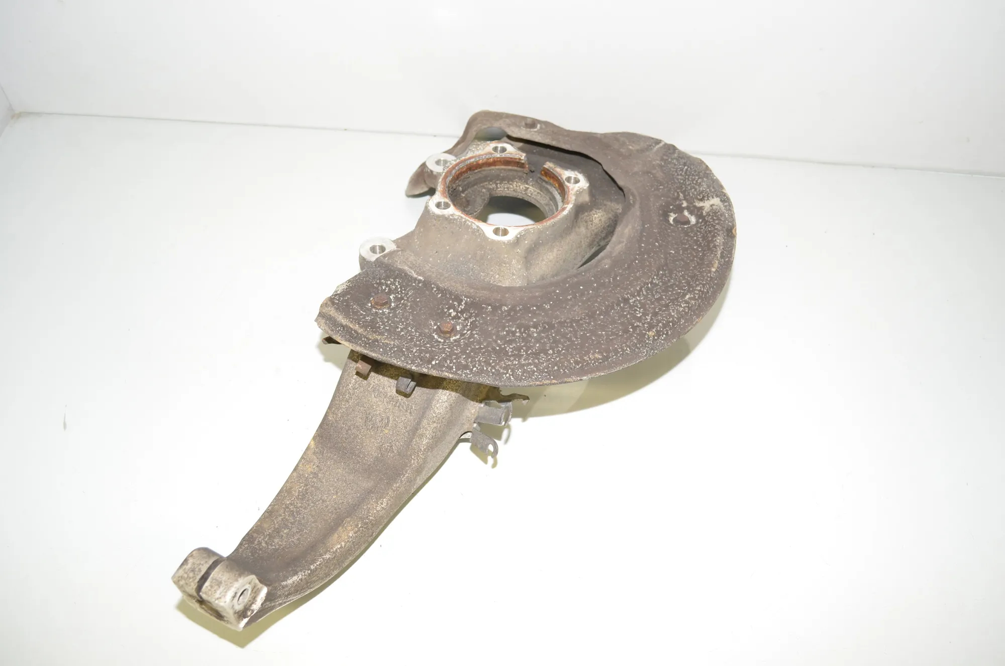Front Left Wheel Hub – OEM 6884381 · BMW 5 Touring (G31) (2017 - -) 520 d 2019 – 2