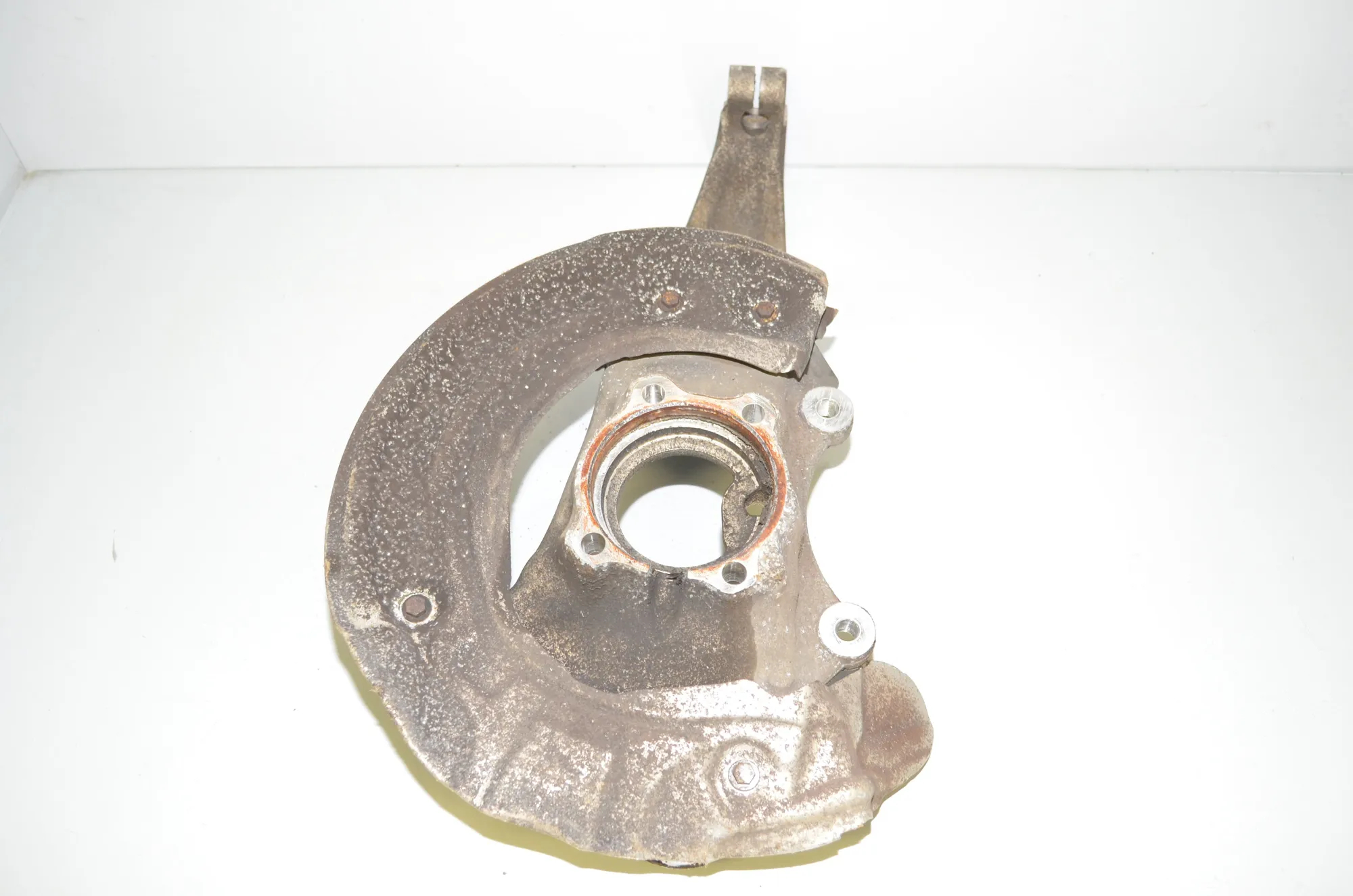 Front Left Wheel Hub – OEM 6884381 · BMW 5 Touring (G31) (2017 - -) 520 d 2019