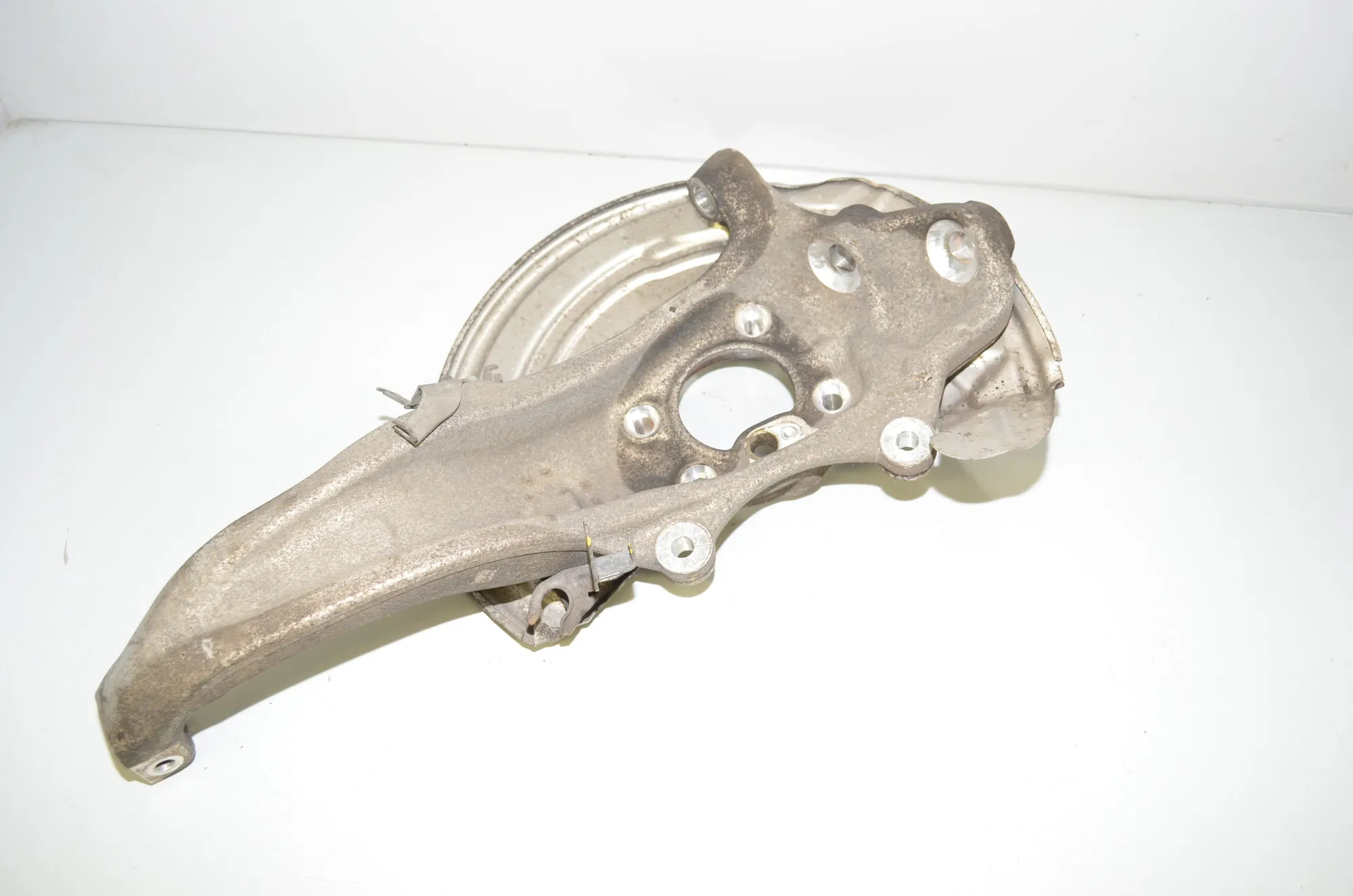 Front Left Wheel Hub – OEM 6884381 · BMW 5 Touring (G31) (2017 - -) 520 d 2019 – 4