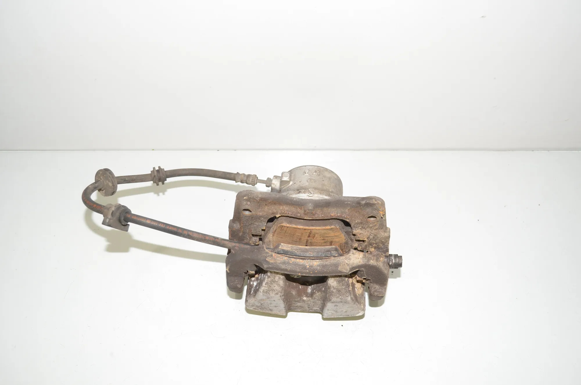 Front Right Brake Caliper – OEM 6872800 · BMW 5 Touring (G31) (2017 - -) 520 d 2019 – 4