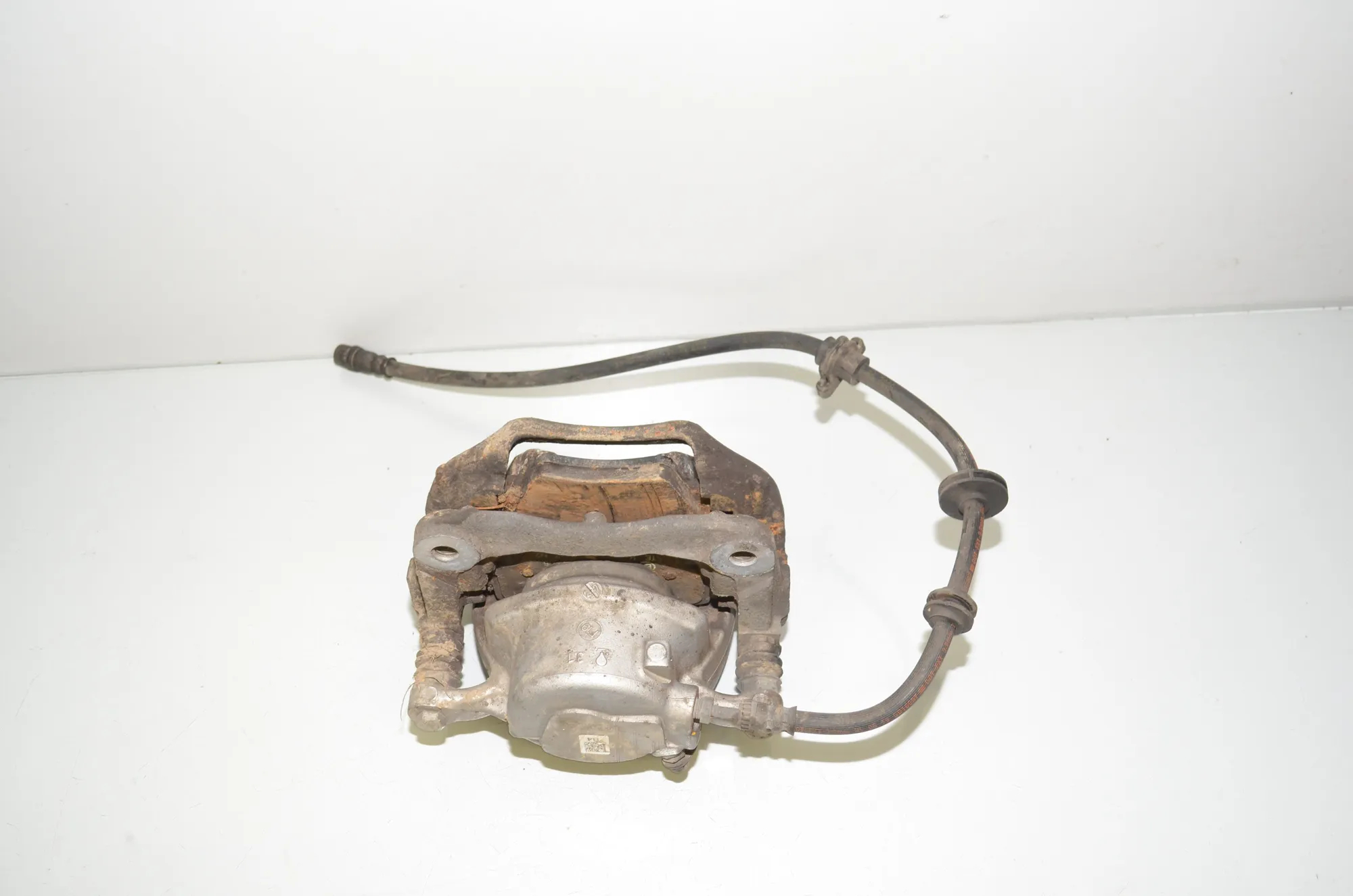 Front Right Brake Caliper – OEM 6872800 · BMW 5 Touring (G31) (2017 - -) 520 d 2019 – 3