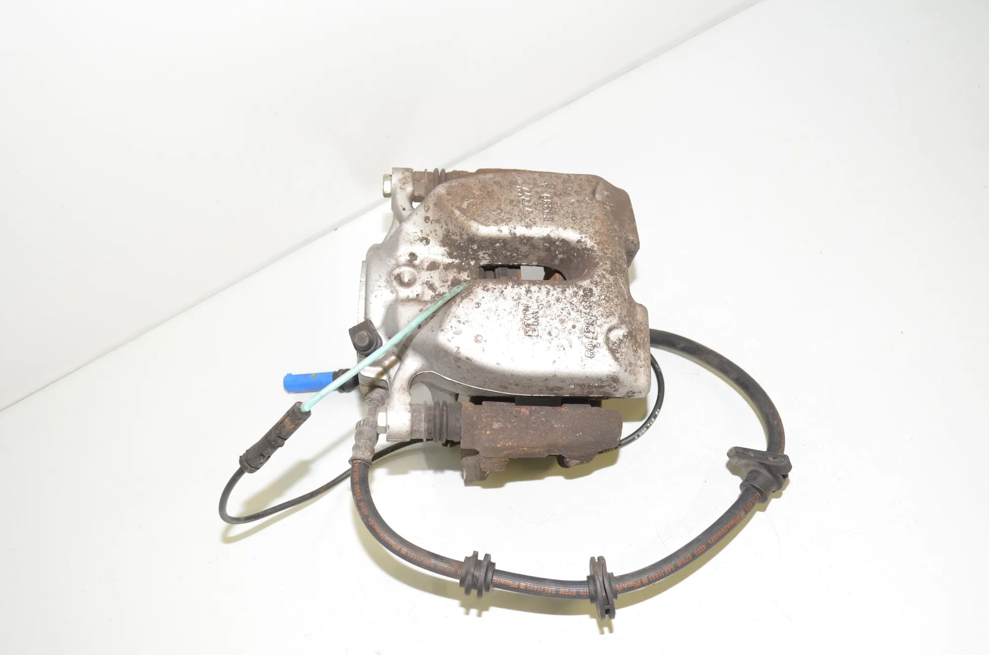 Front Left Brake Caliper – OEM 6872799 · BMW 5 Touring (G31) (2017 - -) 520 d 2019 – 2