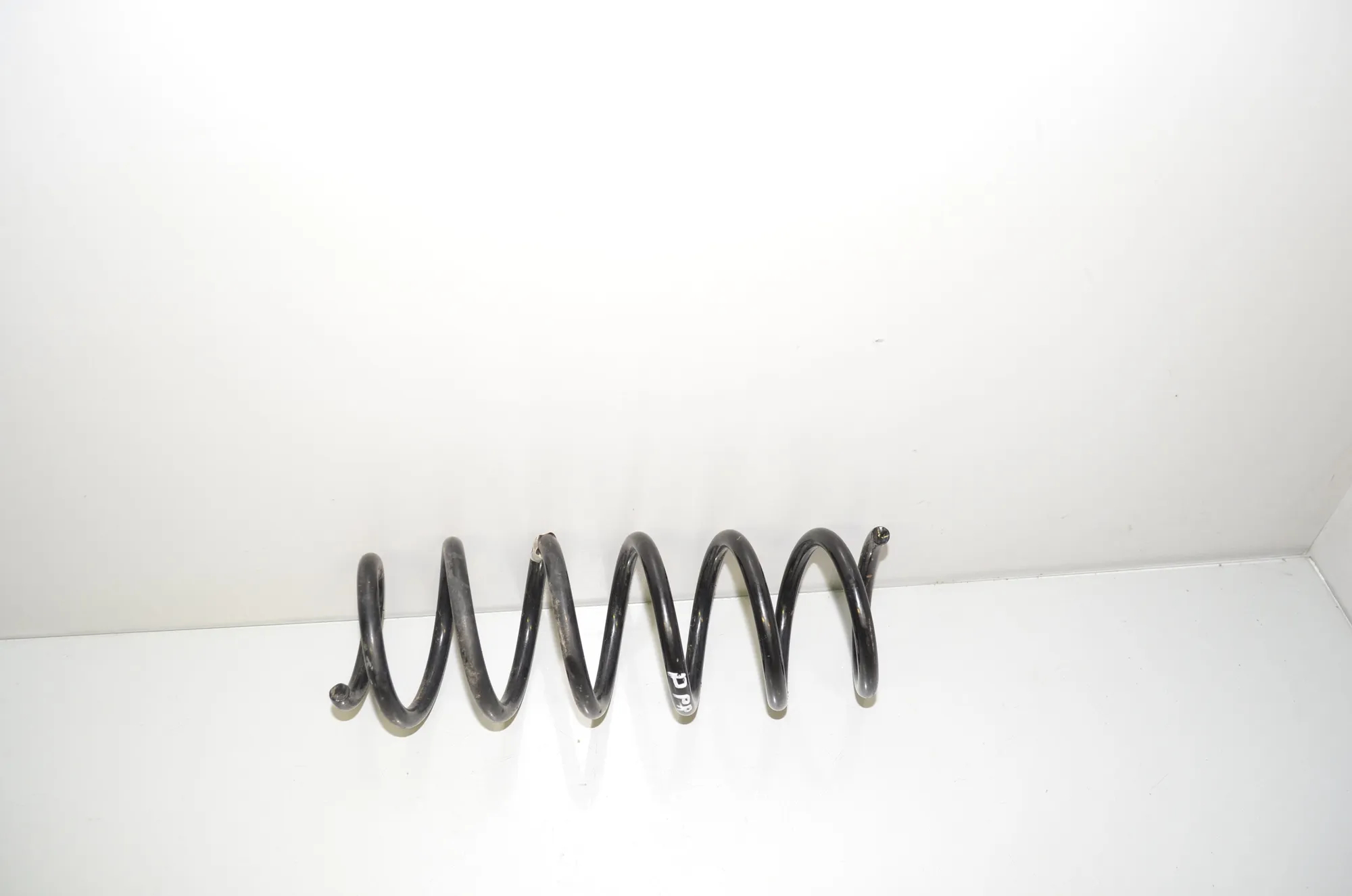 Front Right Coil Spring – OEM 6882393 · BMW 5 Touring (G31) (2017 - -) 520 d 2019 – 4