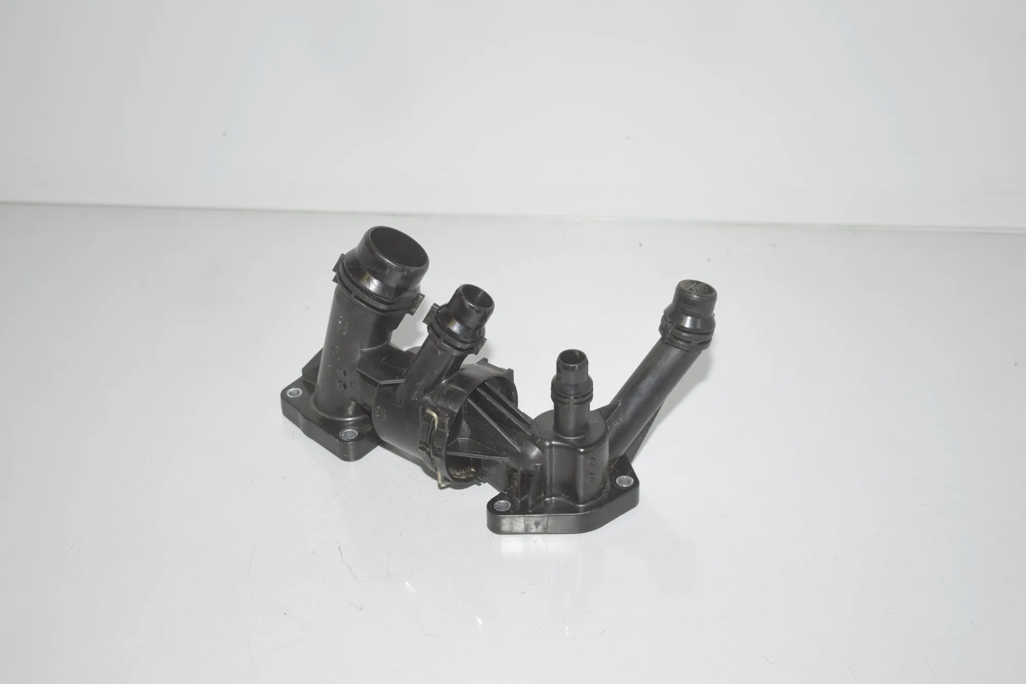 Thermostate Frame – OEM 8576289 · BMW X5 (G05) (2018 - -) xDrive M 50 d 2019