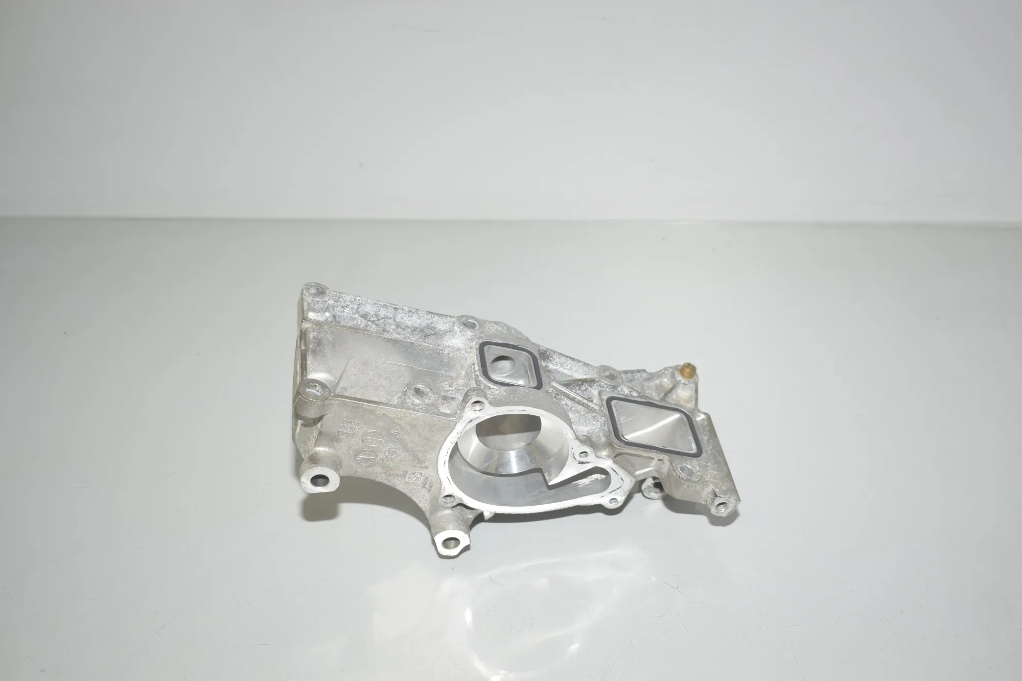 Water Pump – OEM 8575624 · BMW X5 (G05) (2018 - -) xDrive M 50 d 2019 – 3