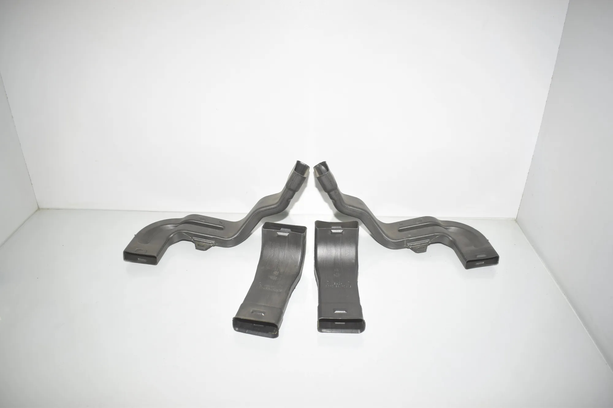 Air Intake Duct Part – OEM BJ32-113B12-AA · LAND ROVER RANGE ROVER EVOQUE (L538) 2.2 D 4x4 2013