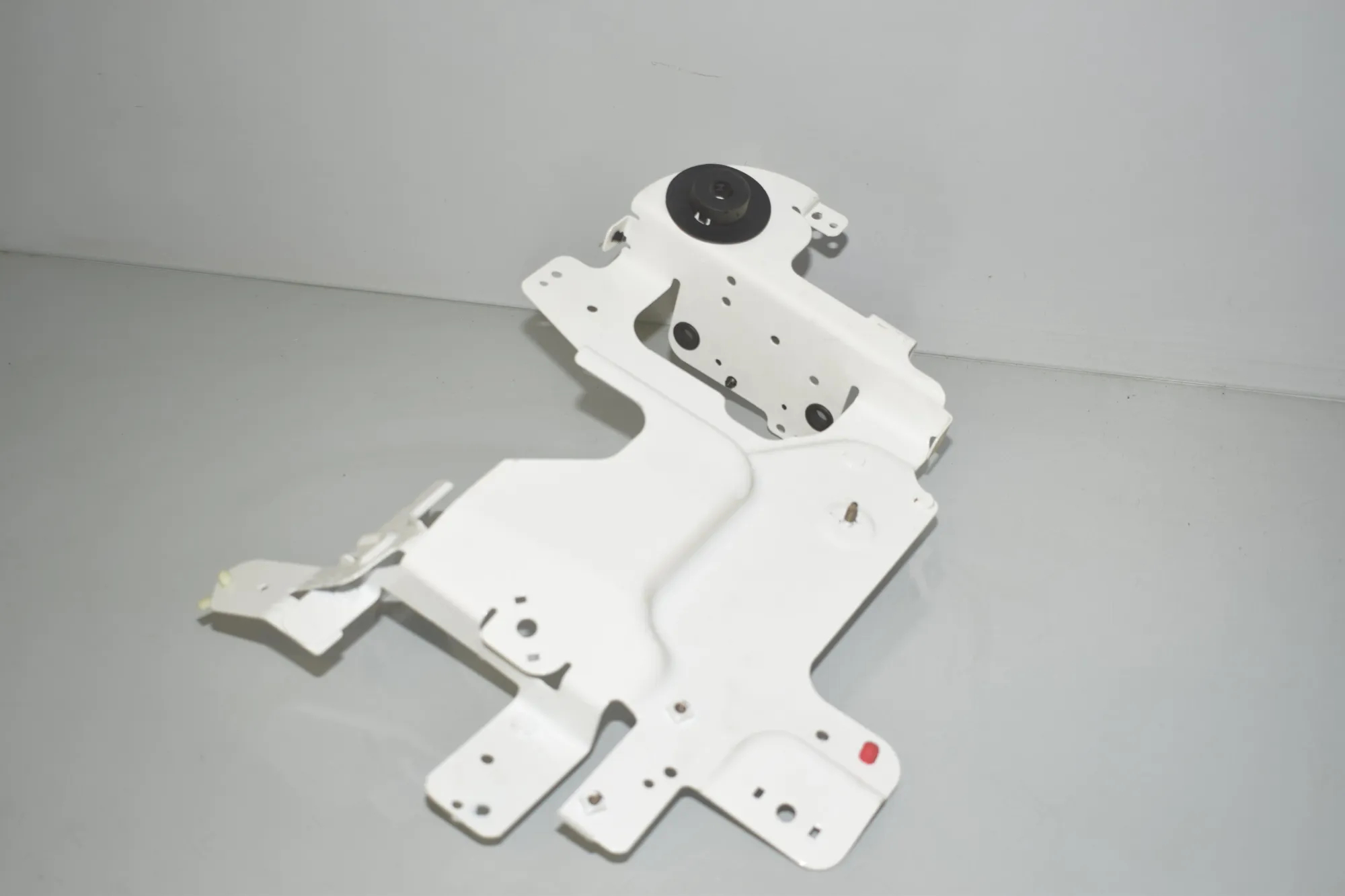 Bracket – OEM BJ32-14A301 · LAND ROVER RANGE ROVER EVOQUE (L538) 2.2 D 4x4 2013 – 4