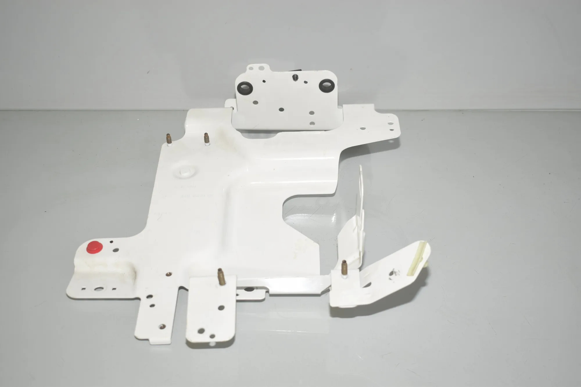 Bracket – OEM BJ32-14A301 · LAND ROVER RANGE ROVER EVOQUE (L538) 2.2 D 4x4 2013
