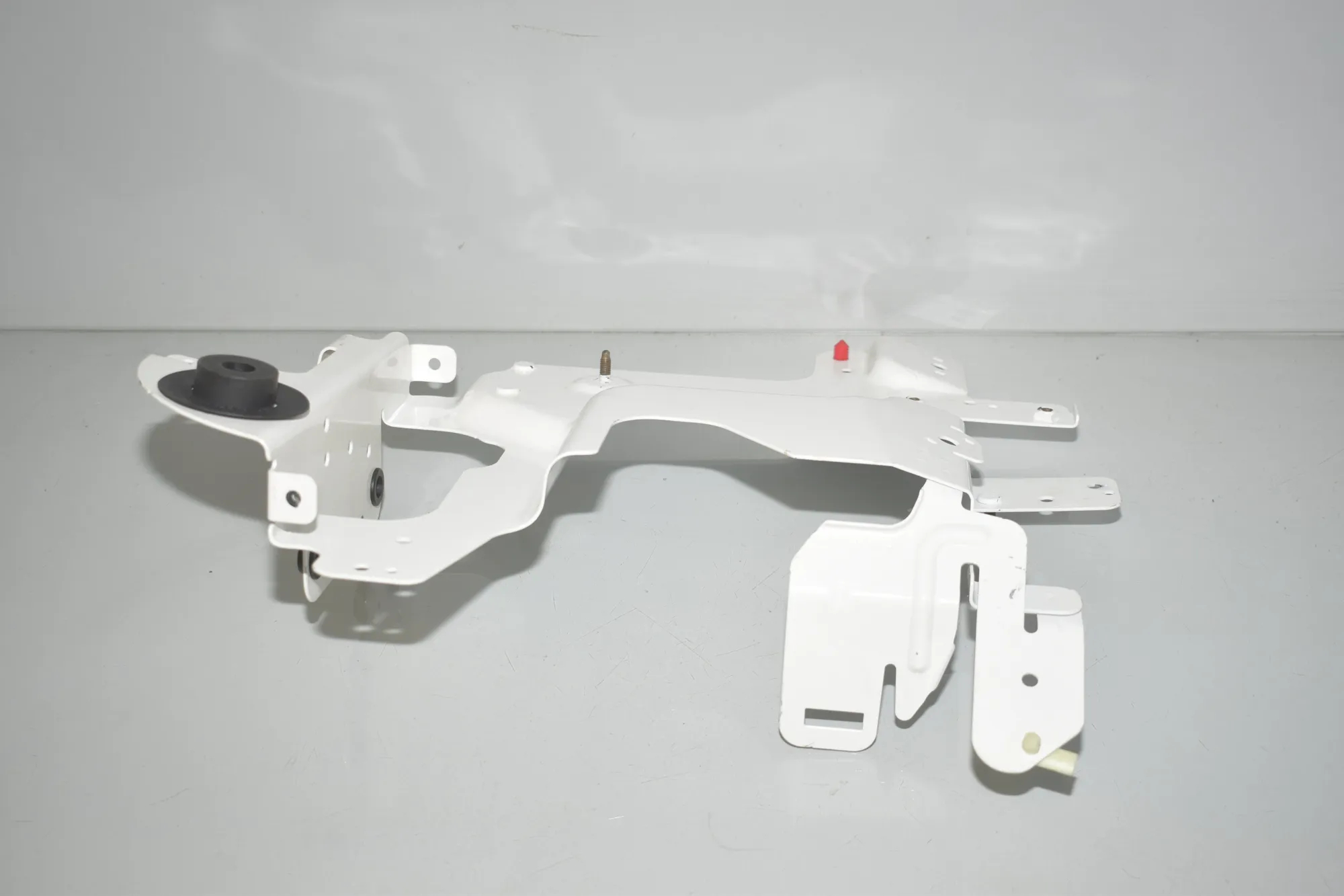 Bracket – OEM BJ32-14A301 · LAND ROVER RANGE ROVER EVOQUE (L538) 2.2 D 4x4 2013 – 3