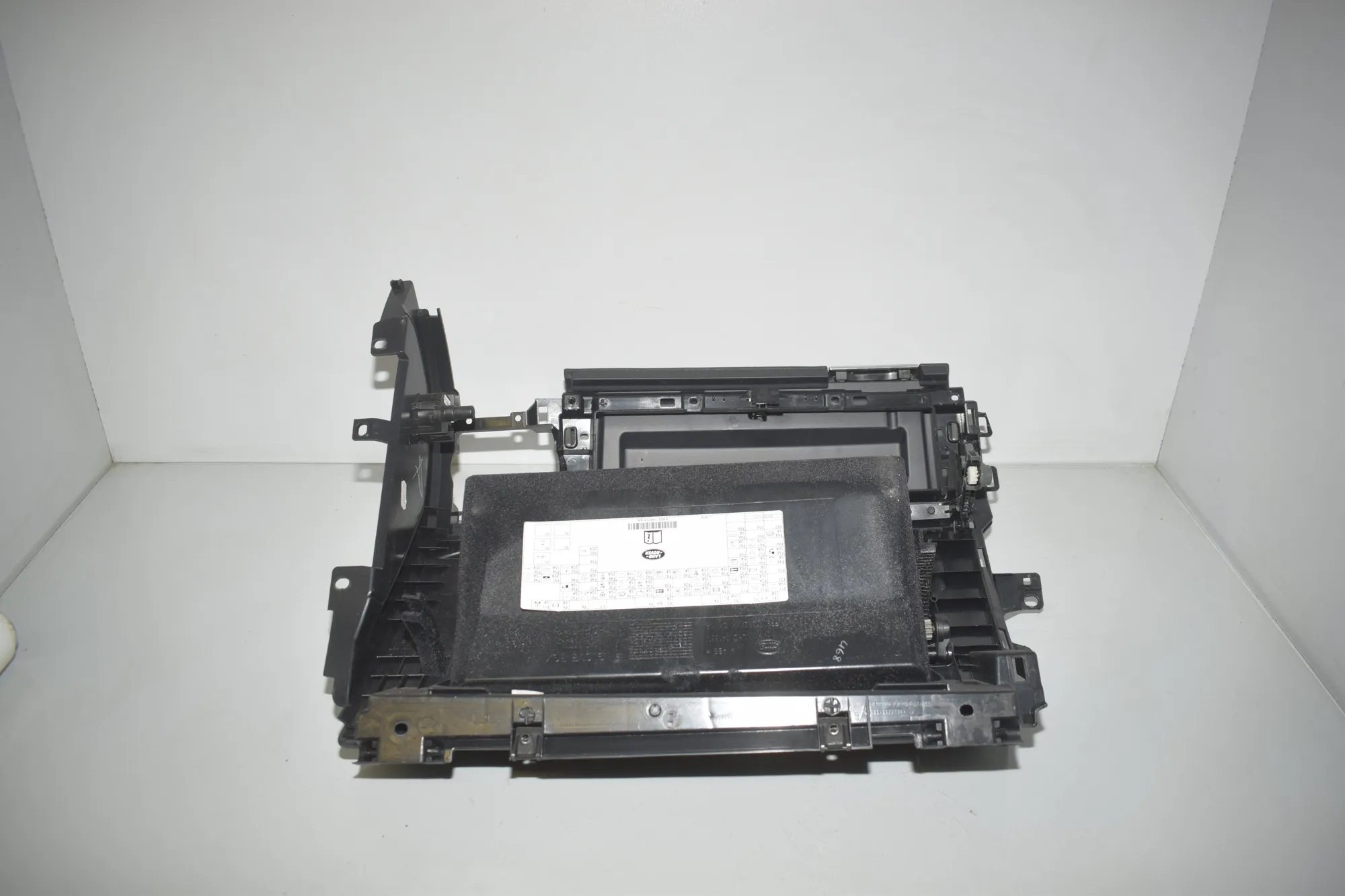 Glove Compartment – OEM FFB000282XXX · LAND ROVER DISCOVERY IV (L319) 3.0 TD 4x4 2016 – 4