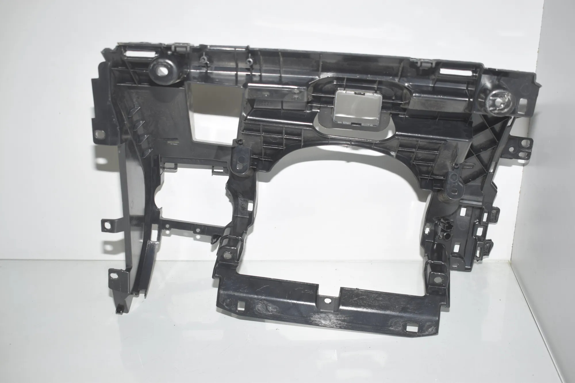 Other Body Parts – OEM FB0500052XXX · LAND ROVER DISCOVERY IV (L319) 3.0 TD 4x4 2016 – 4