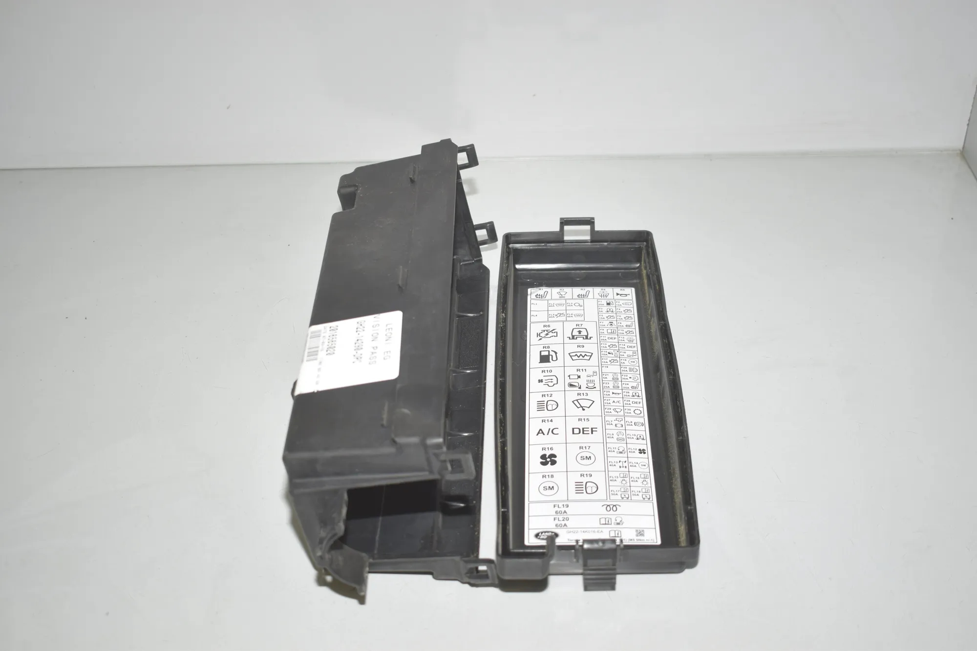 Other Body Parts – OEM GH22-14290-DPC · LAND ROVER DISCOVERY IV (L319) 3.0 TD 4x4 2016 – 3