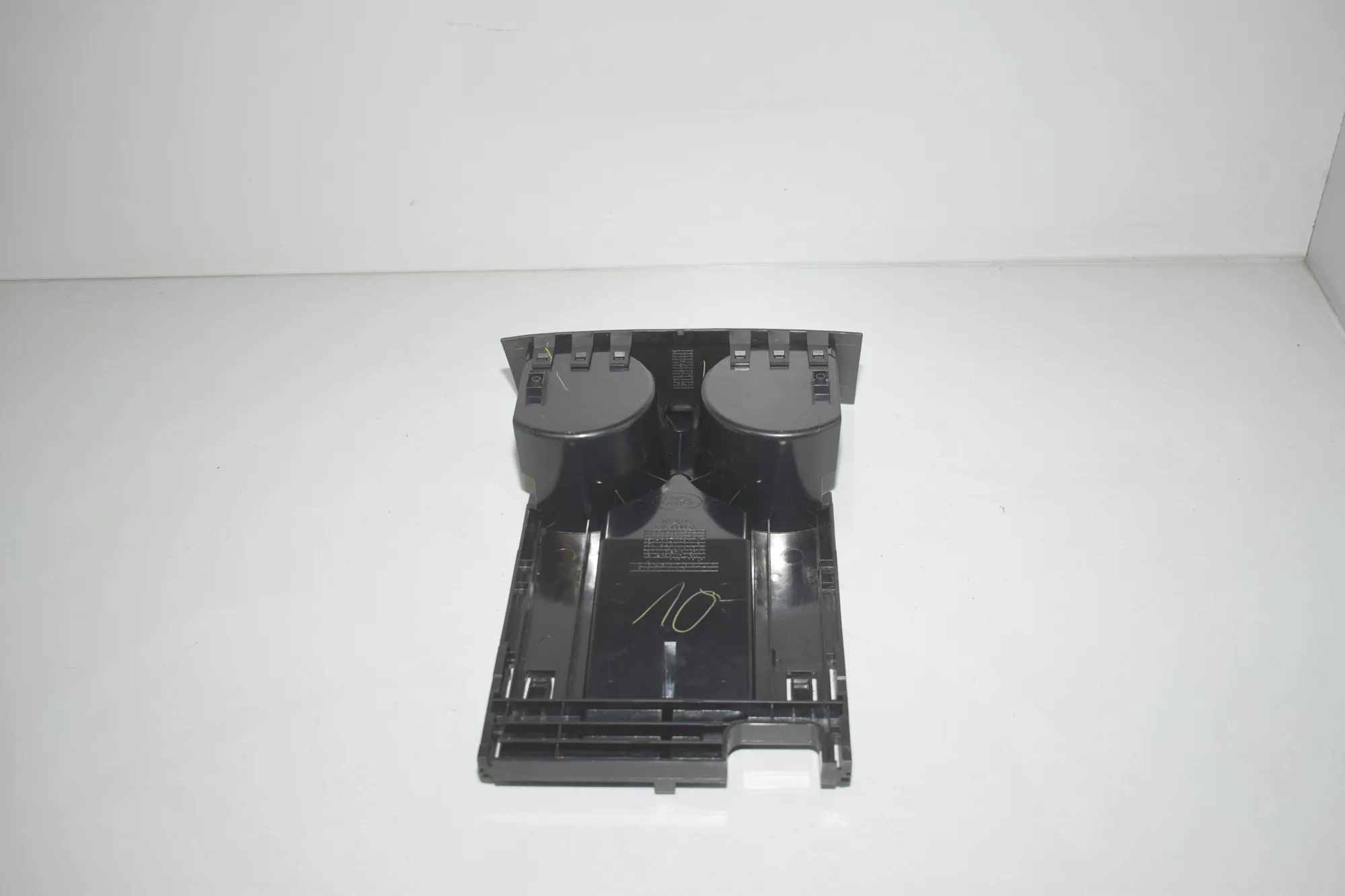 Cup Holder – OEM FJI500031 · LAND ROVER DISCOVERY IV (L319) 3.0 TD 4x4 2016 – 4