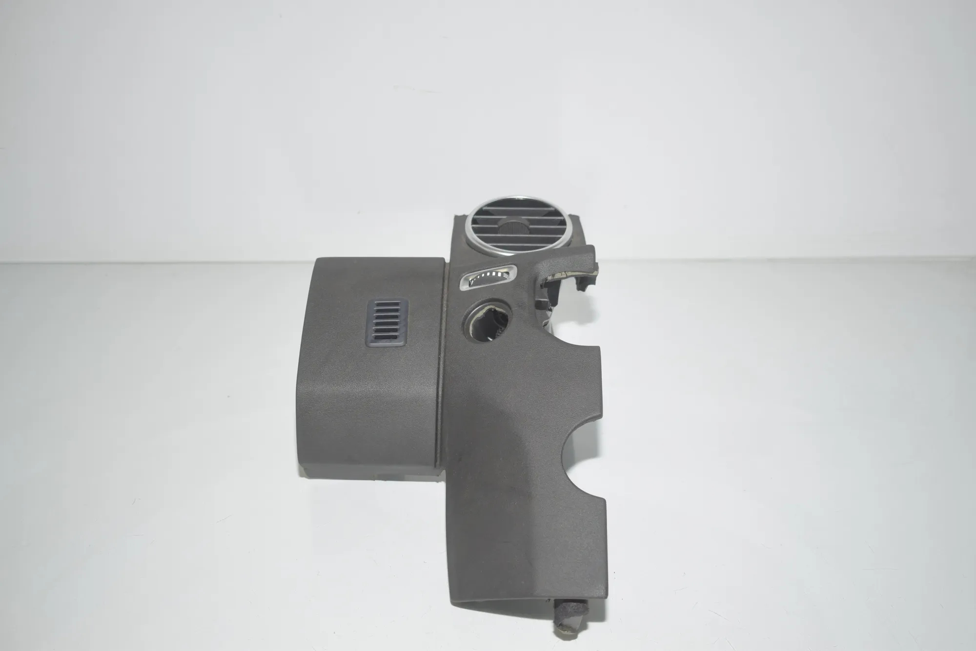 Dashboard Air Vents – OEM AH22-04302-D · LAND ROVER DISCOVERY IV (L319) 3.0 TD 4x4 2016