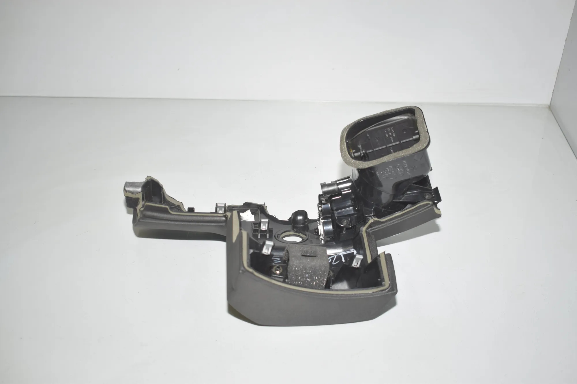 Dashboard Air Vents – OEM AH22-04302-D · LAND ROVER DISCOVERY IV (L319) 3.0 TD 4x4 2016 – 4