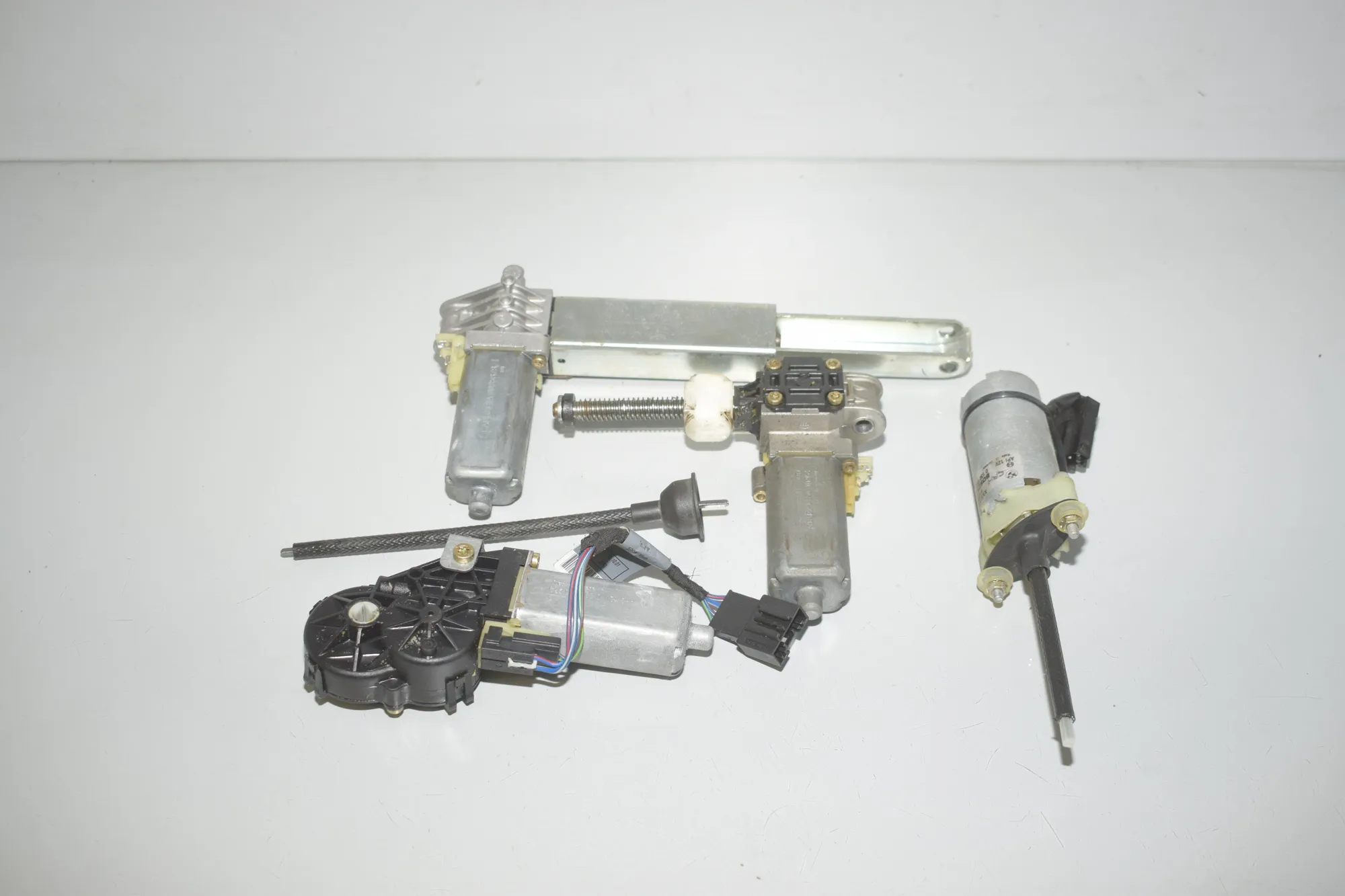 Other Seat Parts – OEM 013002590 · BMW 7 (E65, E66, E67) 735 i, Li 2001
