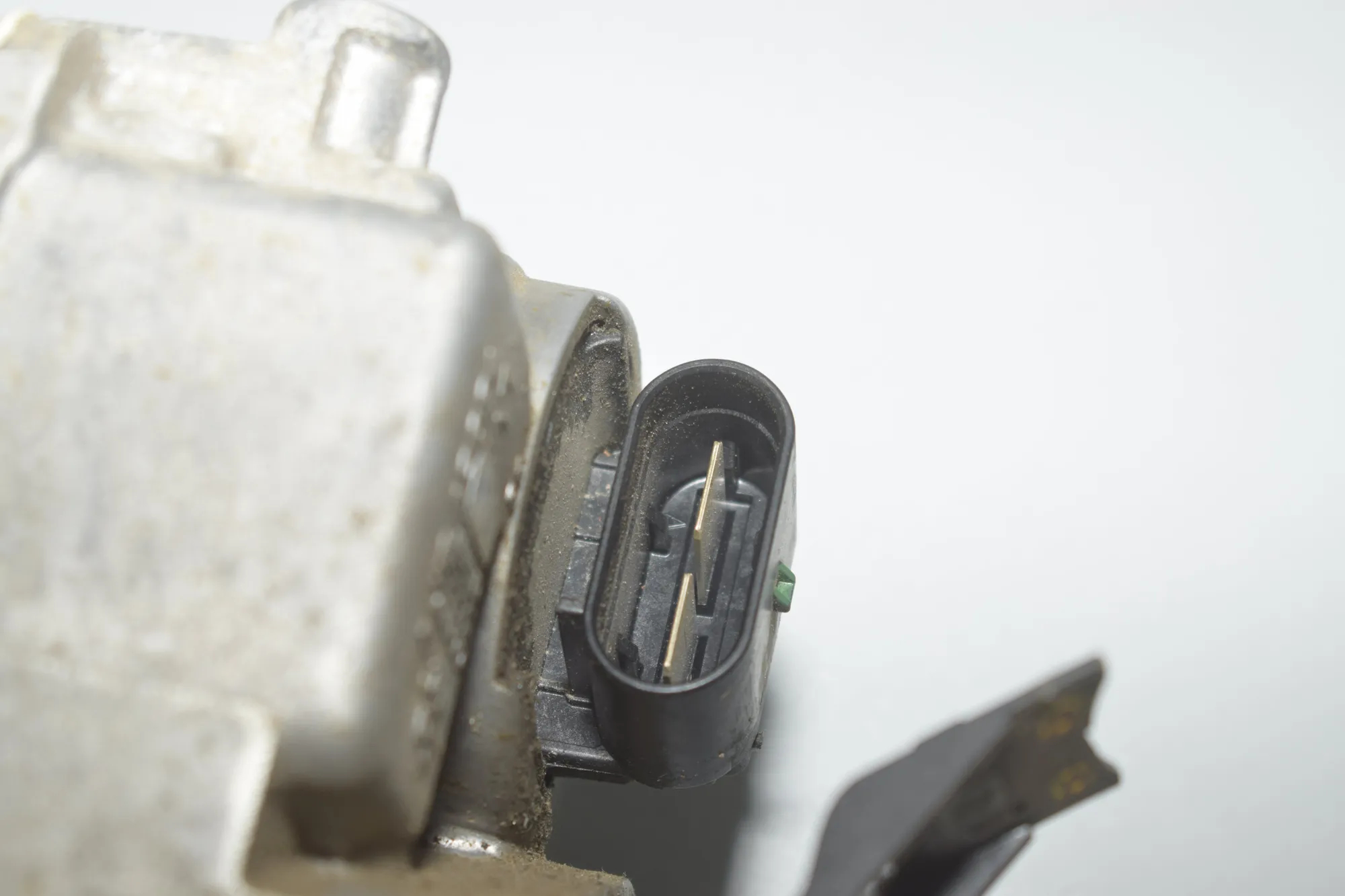 Steering Rack Motor – OEM 8242487 · BMW i3 (I01) BMW i3 (I01) Electric 2018 – 4