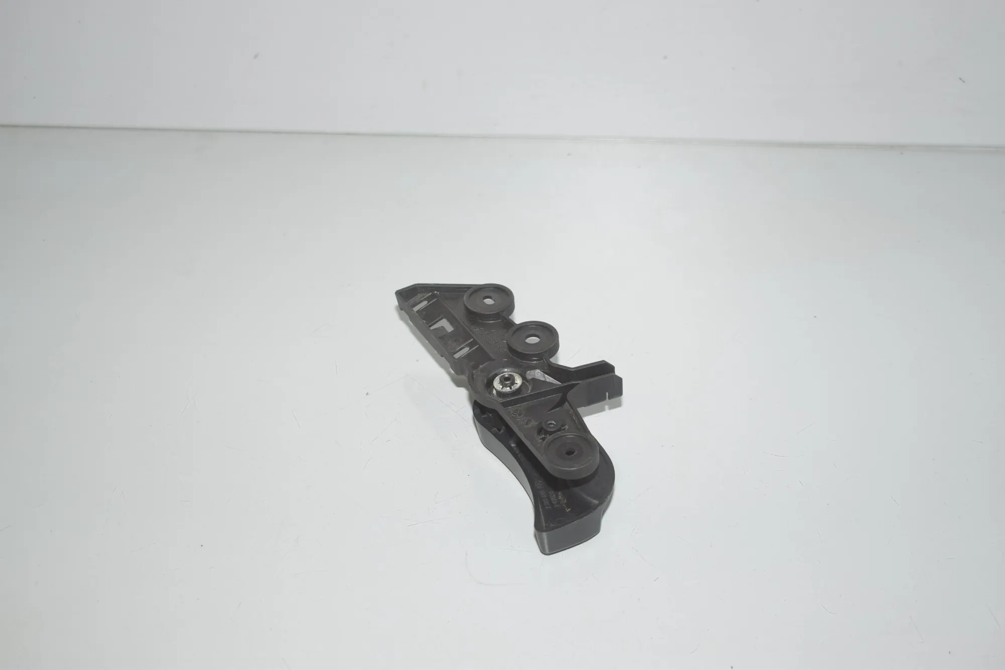 Bonnet Release Handle – OEM 7221914 · BMW 7 (F01, F02) BMW 7 (F01, F02) 730 d 2012 – 5