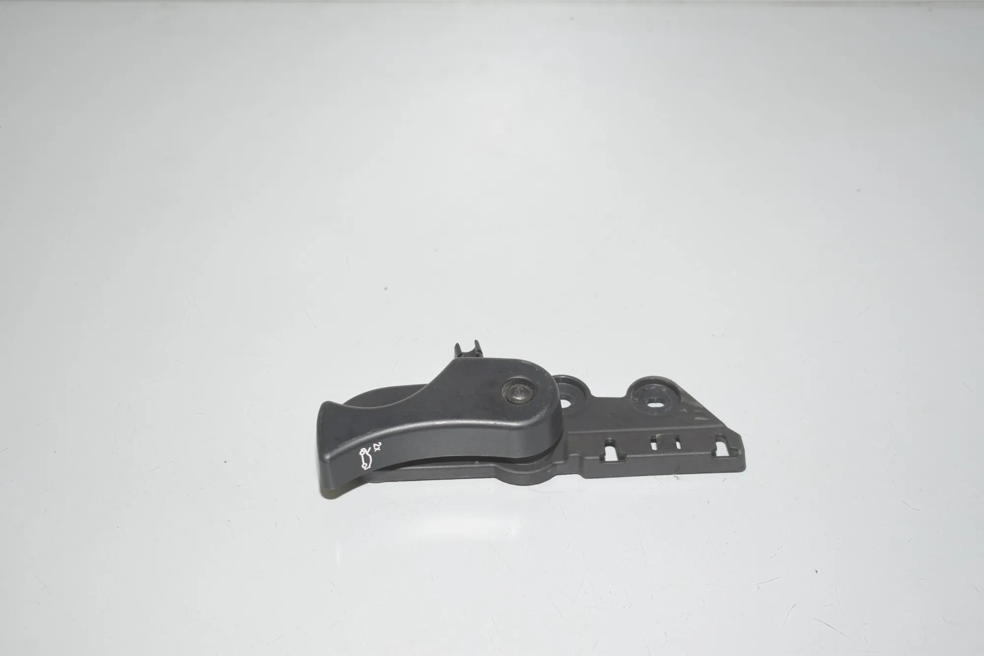 Bonnet Release Handle – OEM 7221914 · BMW 7 (F01, F02) BMW 7 (F01, F02) 730 d 2012
